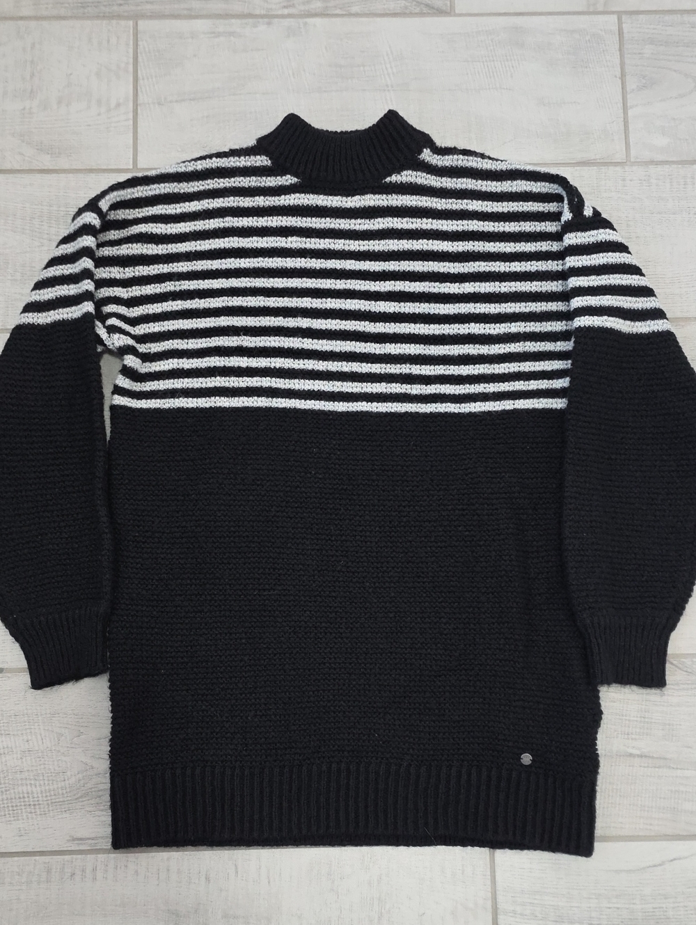 Volcom Women's Size Medium Chunky Striped Long Oversized Sweater Cozy
